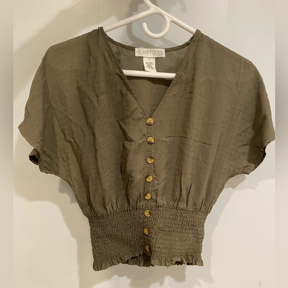 Planet Gold women’s green blouse. Snatches waist, wear it out or keep casual.